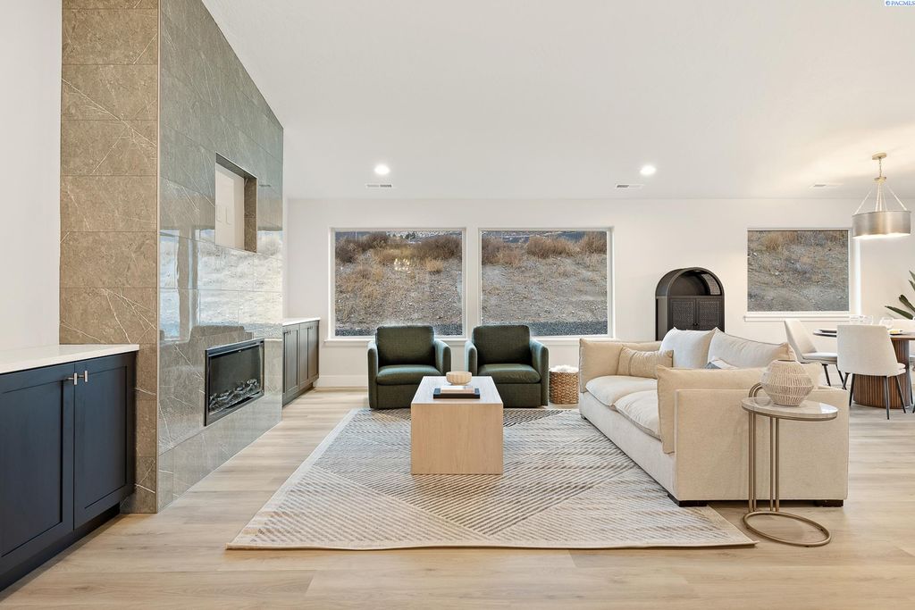 Photo of 6626 W 30th Pl, Kennewick, WA 99338 (MLS # 291528)