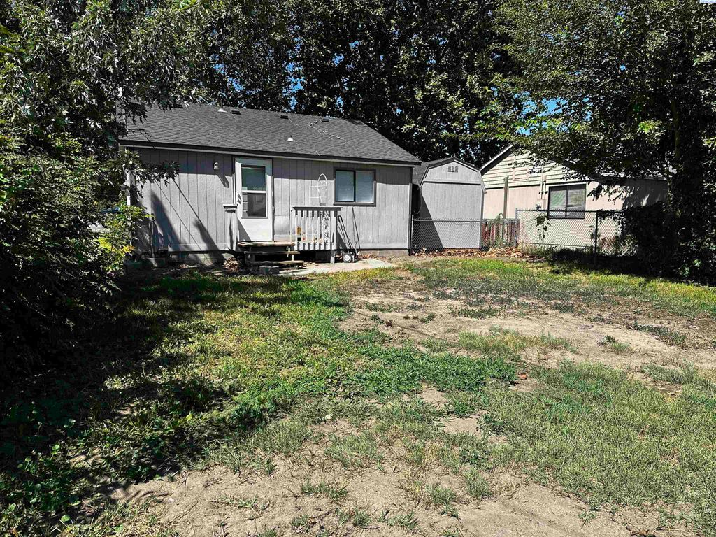 Photo of 1020 Wright Ave, Richland, WA 99354 (MLS # 287571)