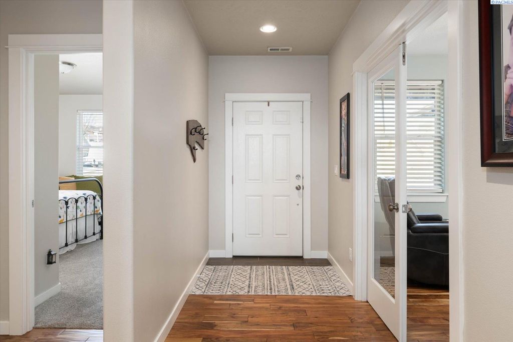 Photo of 6006 Pimlico Dr, Pasco, WA 99301 (MLS # 291019)