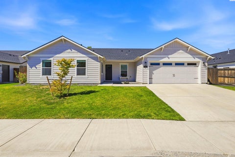 Photo of 832 W 29th Pl, Kennewick, WA 99337 (MLS # 293670)