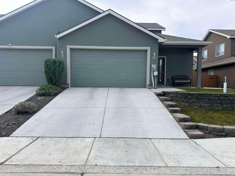 Photo of 1140 S Cedar Pl, Kennewick, WA 99337 (MLS # 291737)