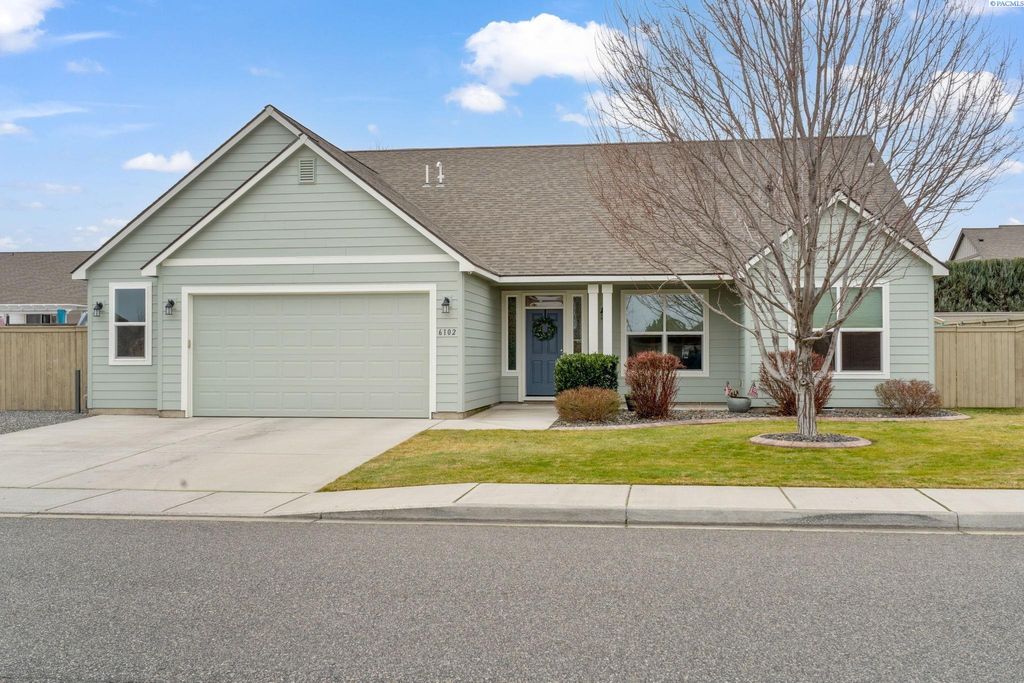 Photo of 6102 Westmoreland Ln, Pasco, WA 99301 (MLS # 289985)