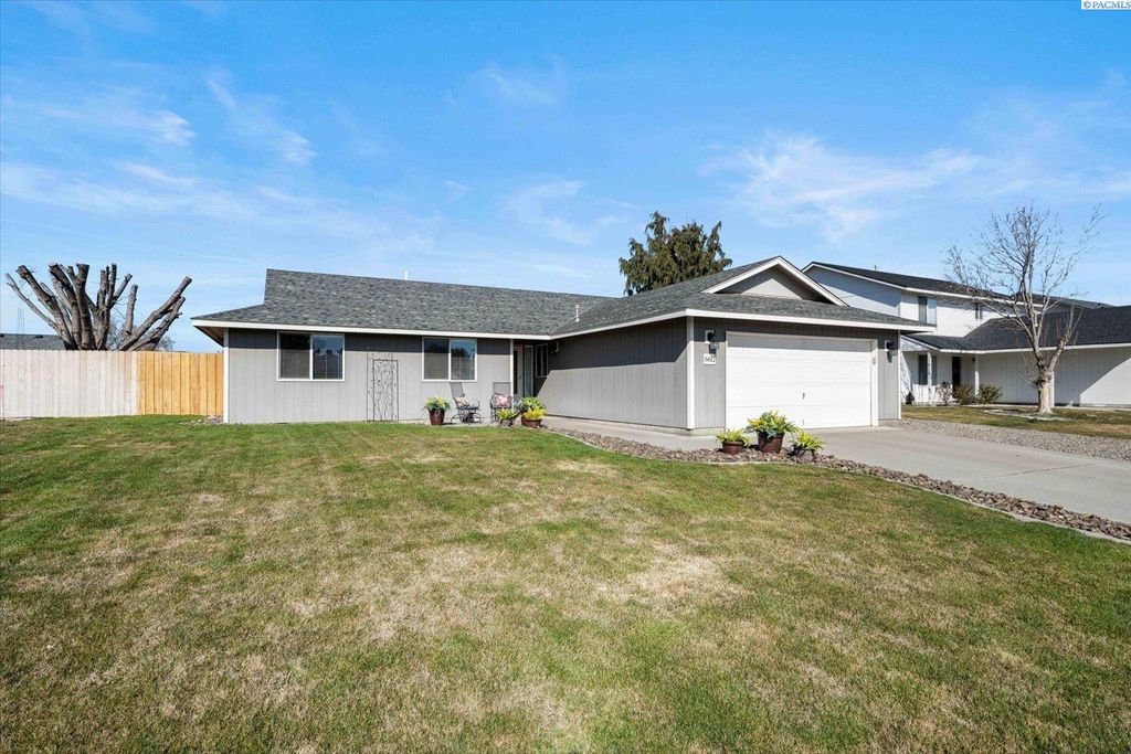 Photo of 6611 Fenway Dr, Pasco, WA 99301 (MLS # 291114)