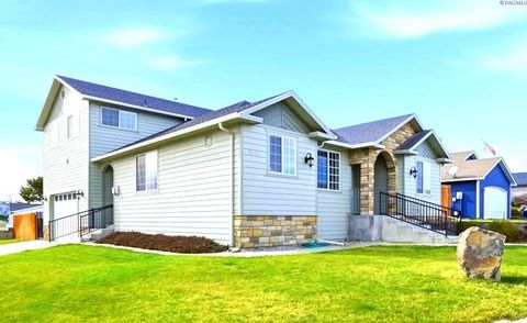 Photo of 8521 W Canyon Ave, Kennewick, WA 99336 (MLS # 290634)