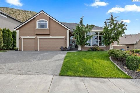Photo of 2349 Morency Dr, Richland, WA 99352 (MLS # 287830)