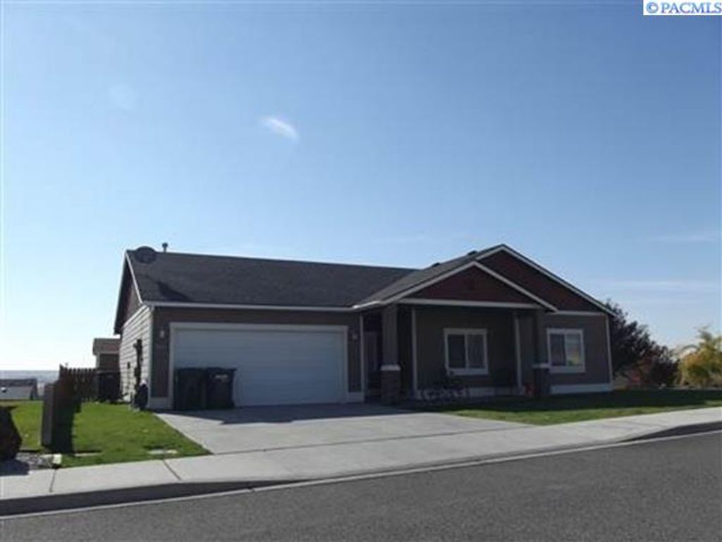 Photo of 1141 W Davis St, Connell, WA 99326 (MLS # 292461)