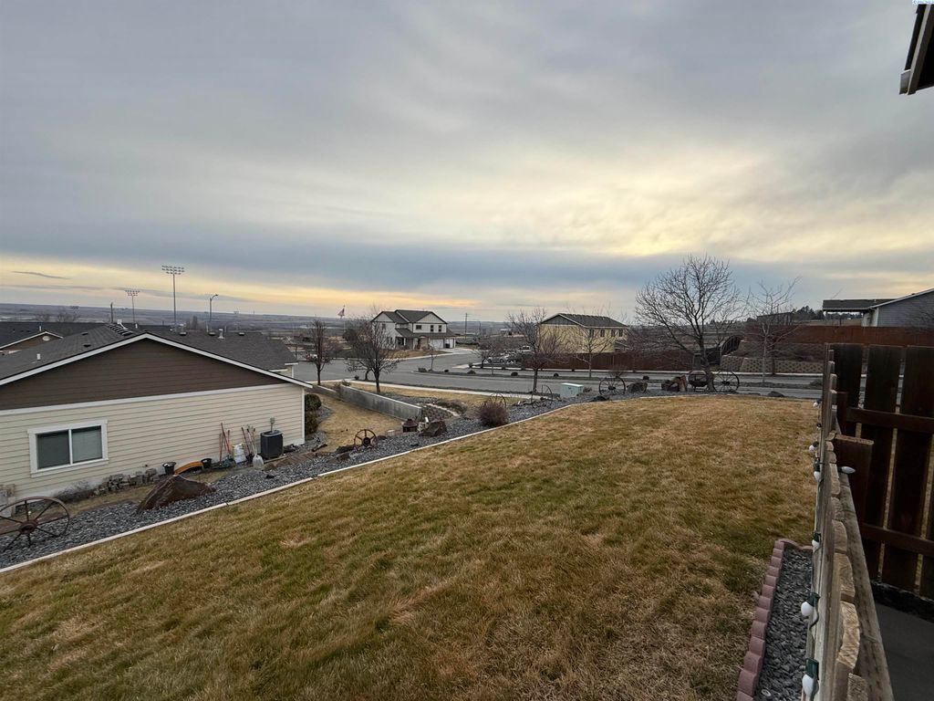 Photo of 1141 W Davis St, Connell, WA 99326 (MLS # 292461)