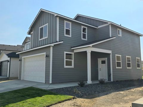 Photo of 3523 Stardust St, Richland, WA 99352 (MLS # 281630)