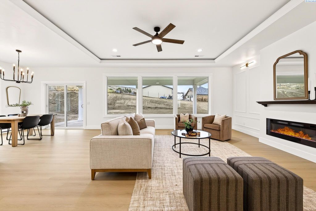 Photo of 6622 E 2nd St, Benton City, WA 99320 (MLS # 291337)