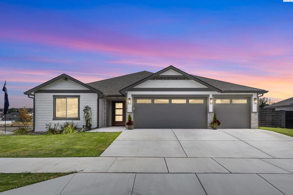 Photo of 6419 W 32nd Ave, Kennewick, WA 99338 (MLS # 289869)