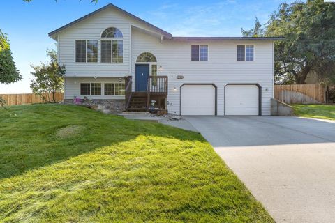 Photo of 4410 Sahara Drive, Pasco, WA 99301 (MLS # 287807)