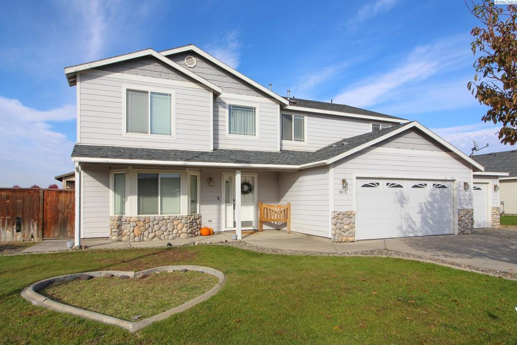 Photo of 9615 Mustang Drive, Pasco, WA 99301 (MLS # 288445)