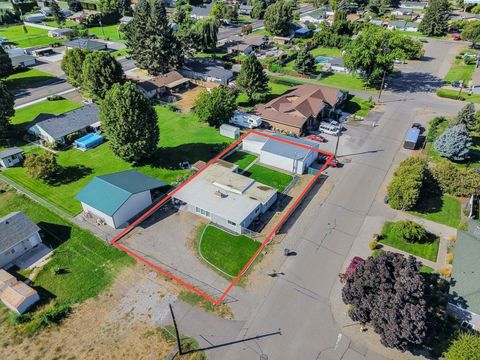 Photo of 4504 W Nixon St, Pasco, WA 99301 (MLS # 287529)