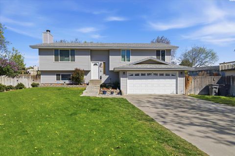 Photo of 8130 W Entiat Pl, Kennewick, WA 99336 (MLS # 292002)