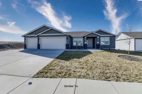 Photo of 612 Grapevine St, Grandview, WA 98930 (MLS # 287533)