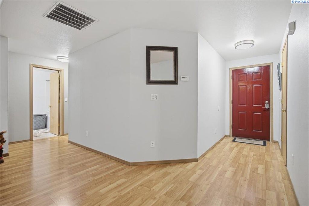 Photo of 9703 Percheron Dr, Pasco, WA 99301 (MLS # 289258)