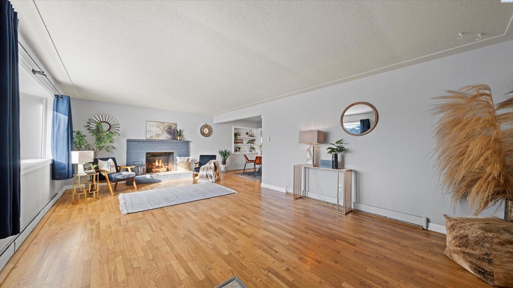 Photo of 504 W 28th Ave, Kennewick, WA 99337 (MLS # 288593)