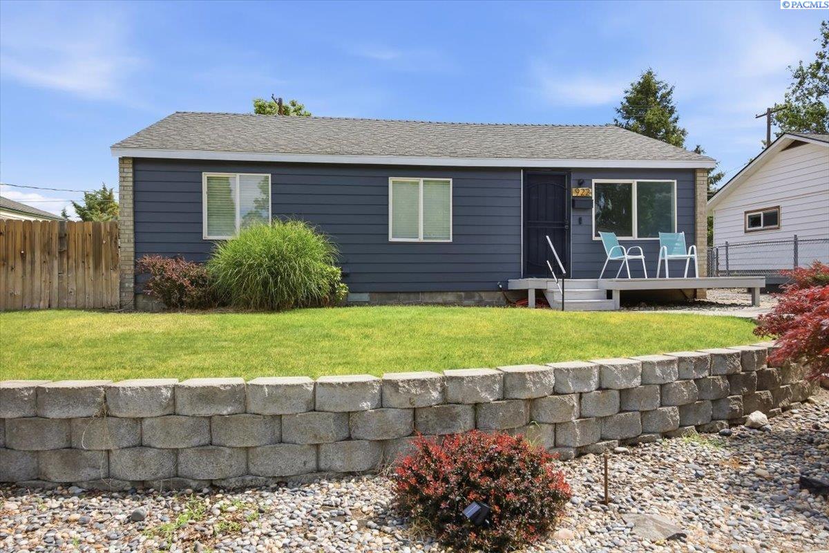 Photo 1 of 25 — 922 Snow Ave., Richland, WA 99352