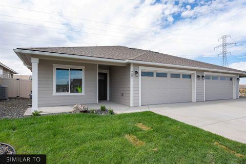 Photo of 6845 W 38th Ave #107, Kennewick, WA 99338 (MLS # 288923)