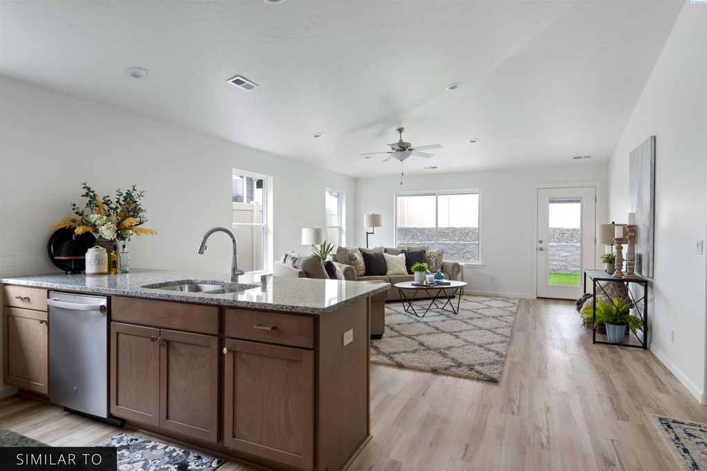 Photo of 6845 W 38th Ave #107, Kennewick, WA 99338 (MLS # 288923)