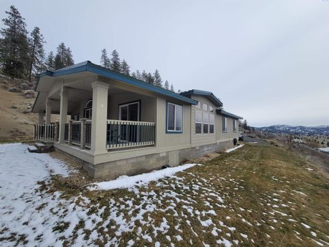 Photo of 42030 Lakeview Dr N Rd, Davenport, WA 99122 (MLS # 292007)