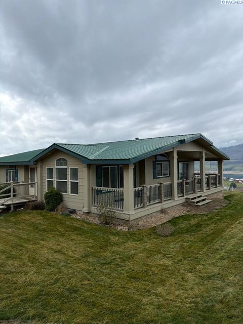 Photo of 42030 Lakeview Dr N Rd, Davenport, WA 99122 (MLS # 292007)