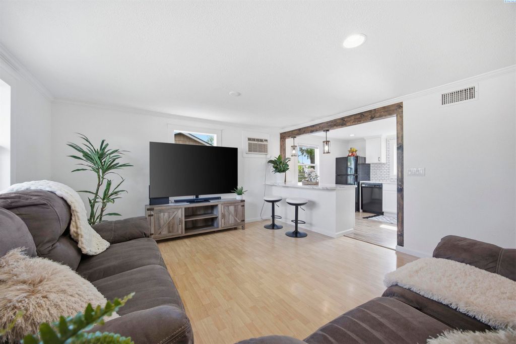 Photo of 1508 Cottonwood Drive, Richland, WA 99354 (MLS # 292283)