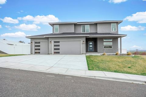 Photo of 3850 Orchard Street, West Richland, WA 99353 (MLS # 290176)