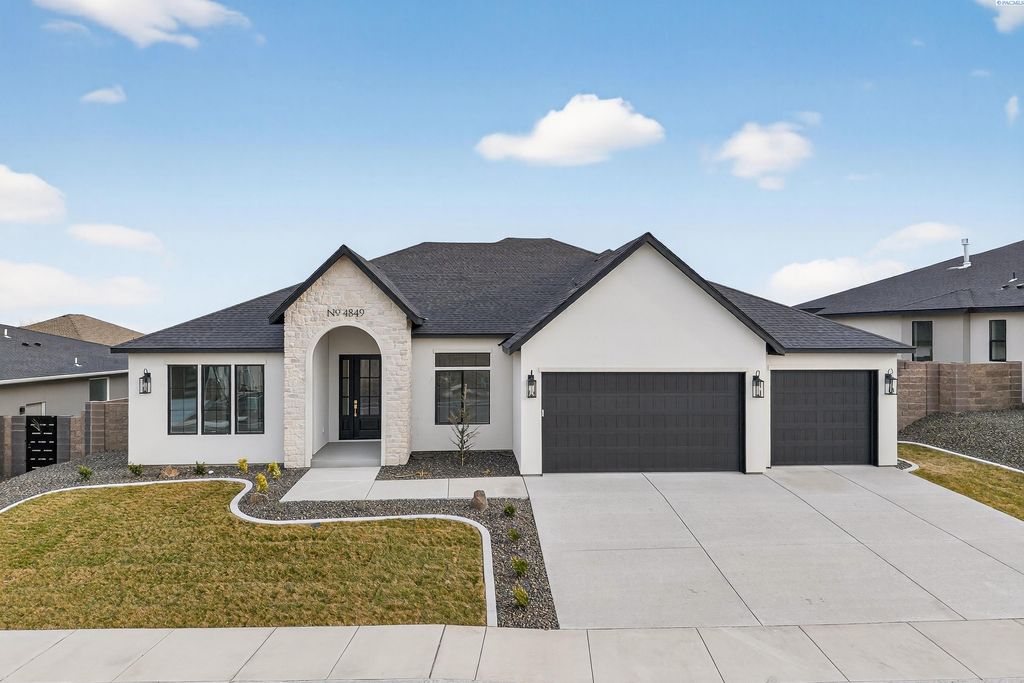 Photo of 4849 S Reed St, Kennewick, WA 99337 (MLS # 289807)
