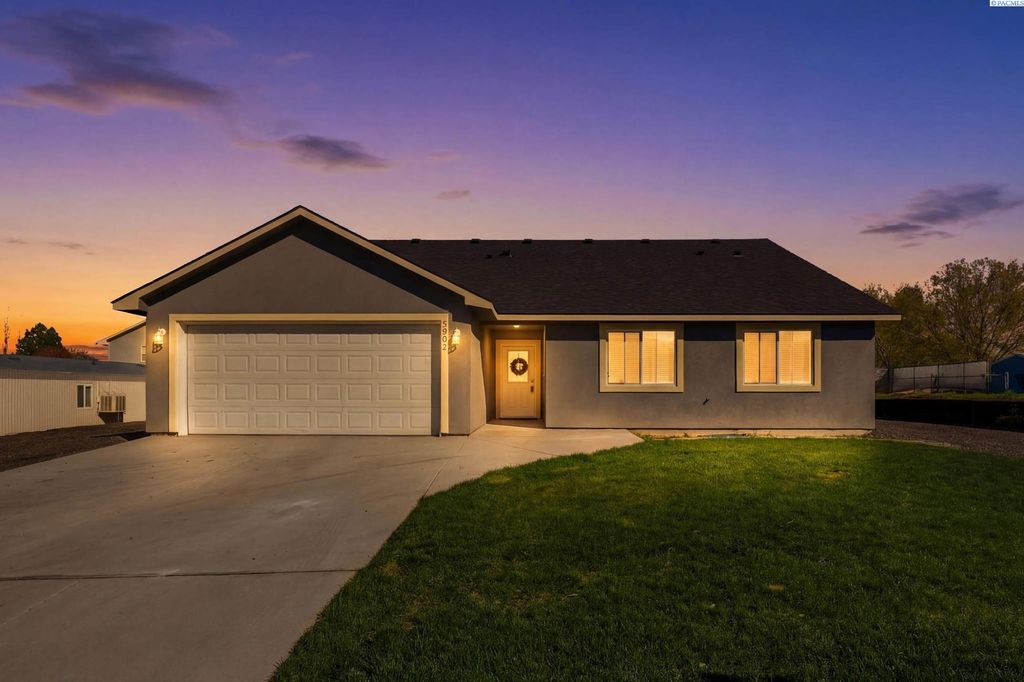 Photo of 3902 W Snow Ln, Benton City, WA 99320 (MLS # 291565)