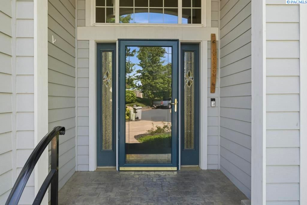 Photo of 1525 NW Nicole Ct, Pullman, WA 99163 (MLS # 292906)