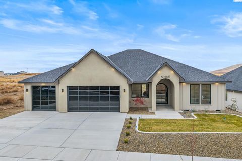 Photo of 2887 Savanna Ave, Richland, WA 99352 (MLS # 289188)