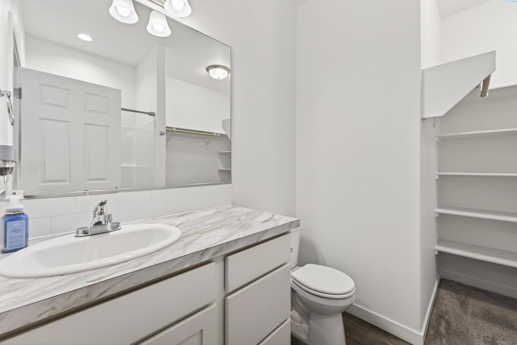 Photo of 1305 12th St, Benton City, WA 99320 (MLS # 291504)