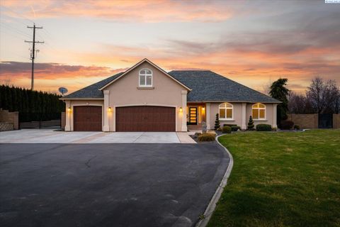 Photo of 91604 E Sagebrush Rd, Kennewick, WA 99338 (MLS # 290979)