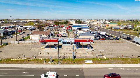 Photo of 1211 E Lewis Street, Pasco, WA 99301 (MLS # 291946)