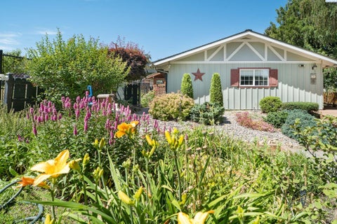 Photo of 125 N Howard St, Tekoa, WA 99033 (MLS # 294736)