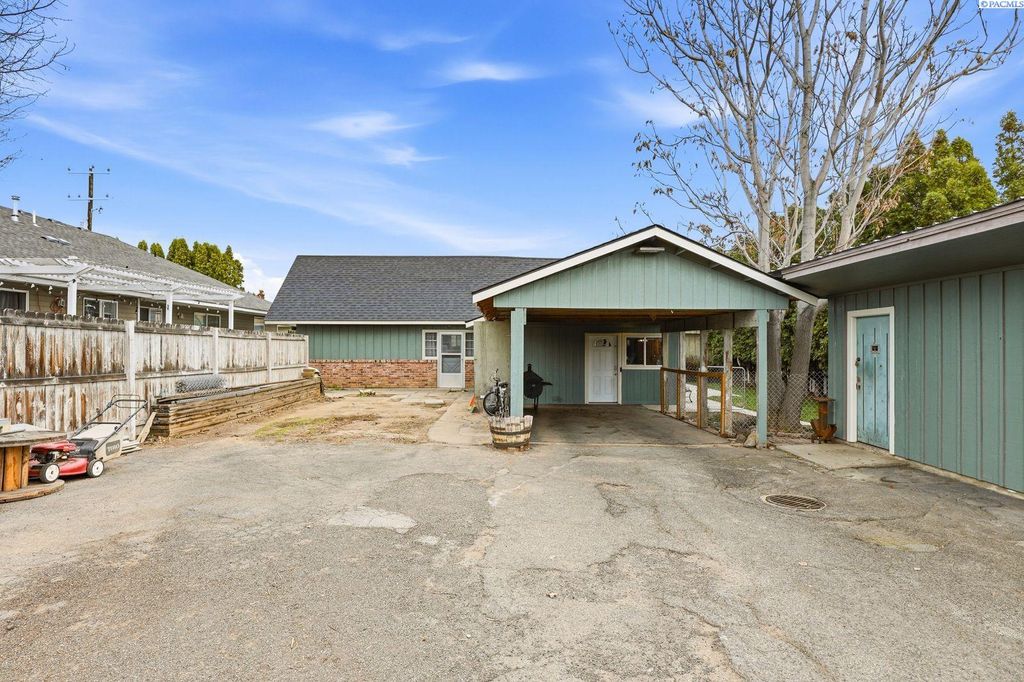 Photo of 205 S 50th Avenue, Yakima, WA 98908 (MLS # 291543)