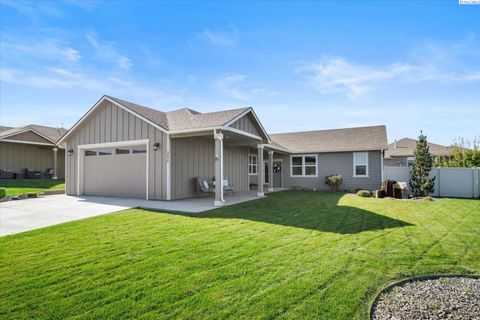 Photo of 3676 S Taft Place, Kennewick, WA 99337 (MLS # 288163)