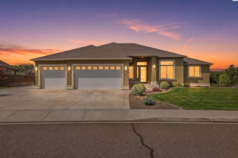 Photo of 751 Meadows Dr. S DR, Richland, WA 99352 (MLS # 294856)
