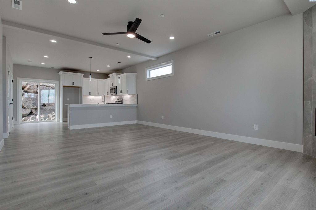 Photo of 774 Rio Vista Loop #Lot46, Richland, WA 99352 (MLS # 290348)