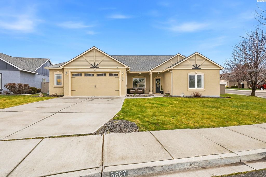 Photo of 5607 W 16th Avenue, Kennewick, WA 99338 (MLS # 291354)