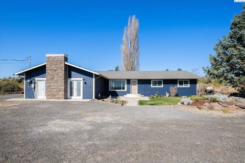 Photo of 700 Blanton Road, Eltopia, WA 99352 (MLS # 291911)