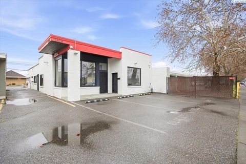 Photo of 2628 W Brueneau Pl, Kennewick, WA (MLS # 290751)