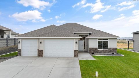 Photo of 2876 S Belfair Pl, Kennewick, WA 99338 (MLS # 289232)