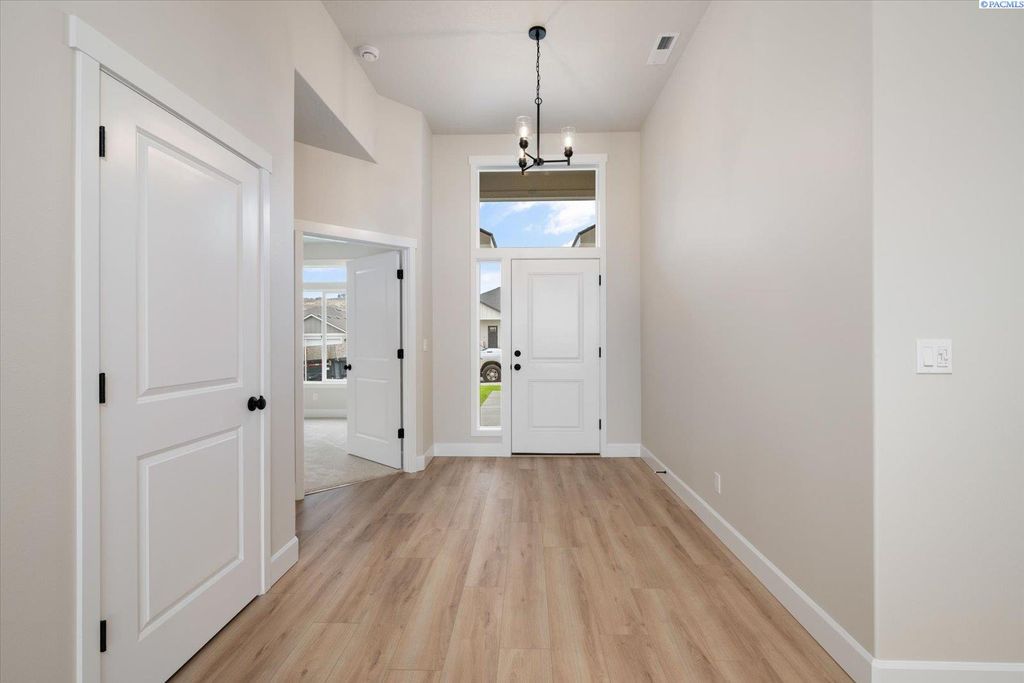 Photo of 2876 S Belfair Pl, Kennewick, WA 99338 (MLS # 289232)