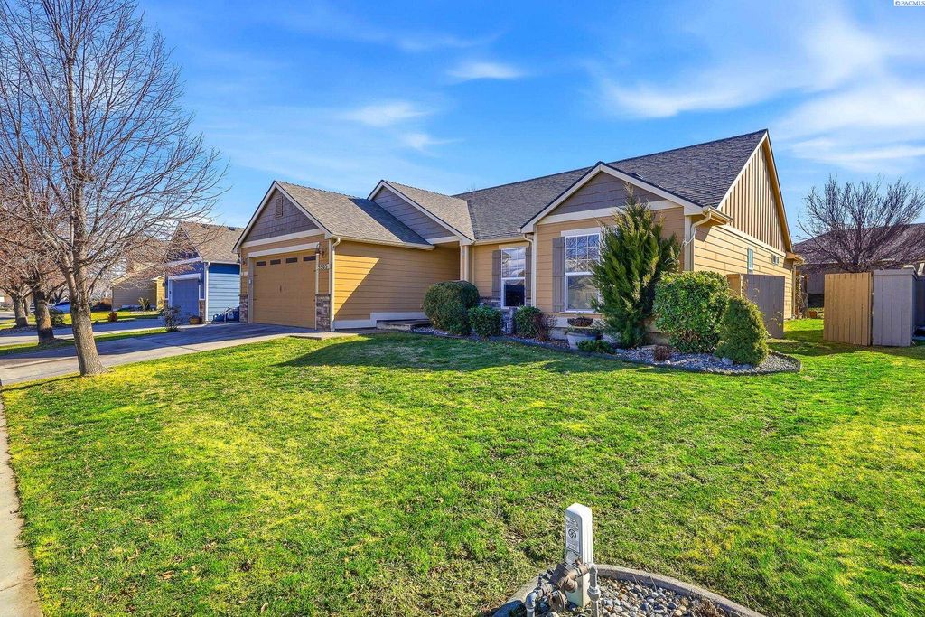 Photo of 5505 W 17th Ave, Kennewick, WA 99338 (MLS # 290626)