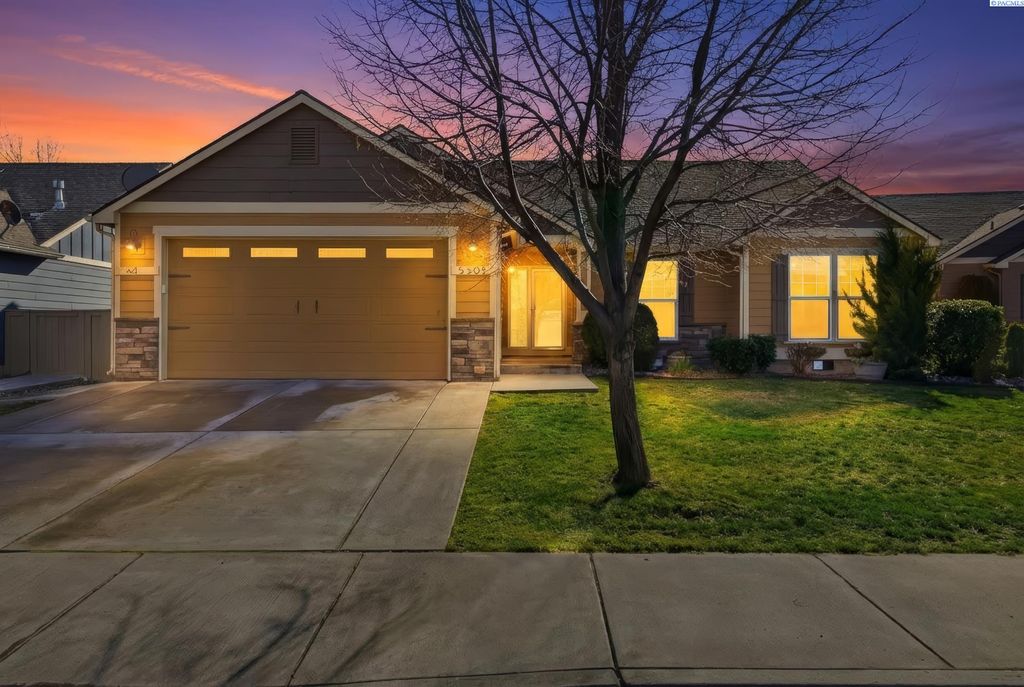 Photo of 5505 W 17th Ave, Kennewick, WA 99338 (MLS # 290626)