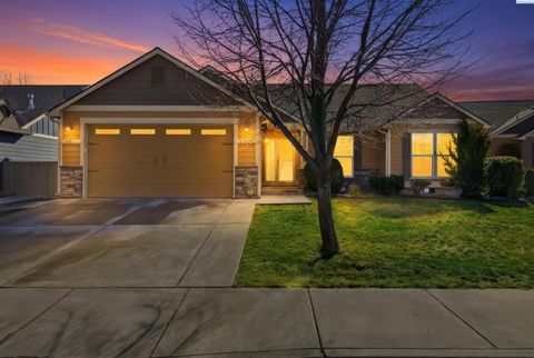 Photo of 5505 W 17th Ave, Kennewick, WA 99338 (MLS # 290626)