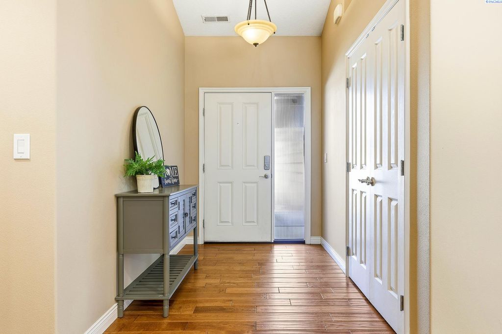 Photo of 5505 W 17th Ave, Kennewick, WA 99338 (MLS # 290626)