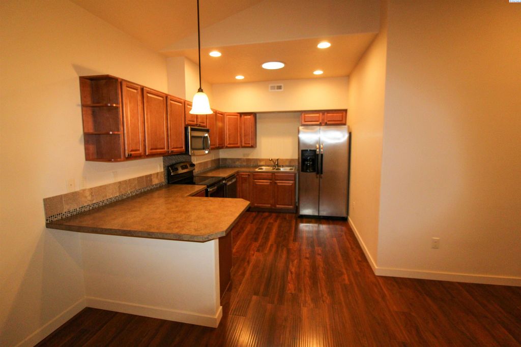 Photo of 2790 W 30th Place, Kennewick, WA 99337 (MLS # 290618)